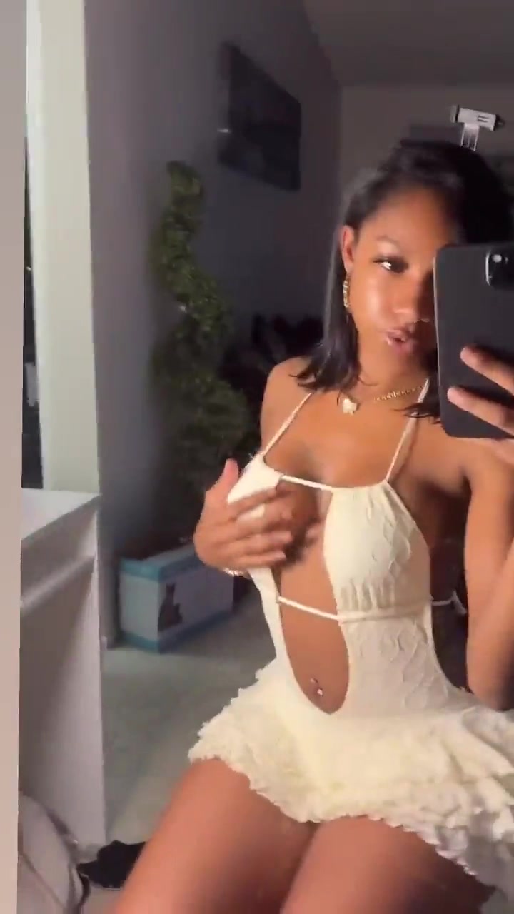 Cooking Onlyfans Video Show Big Boobs Bouncing Very Lewd